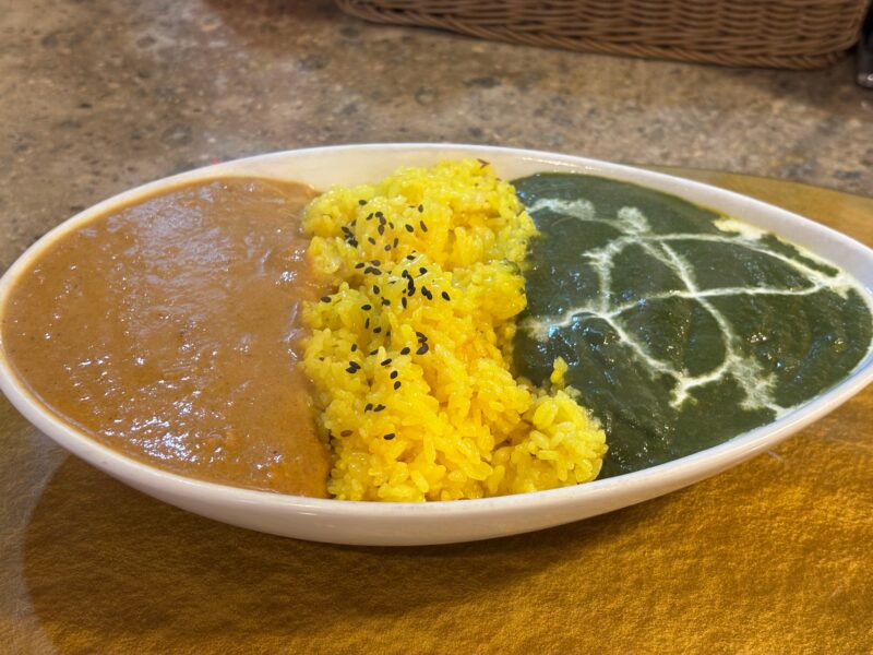 アールティ三宮店のWカレー