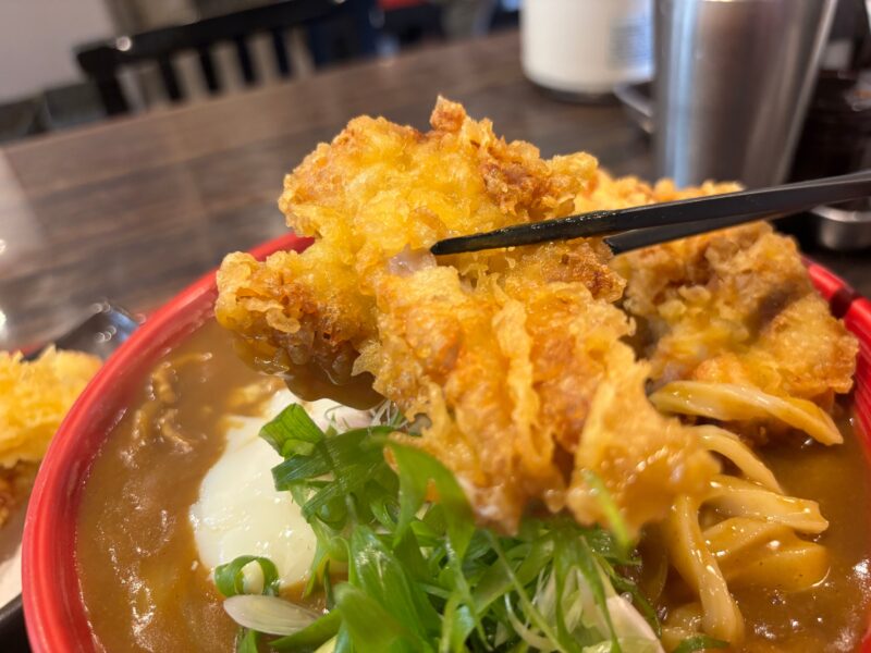 大阪 門真 三ツ島 真打の「温玉とり天カレー」のとり天