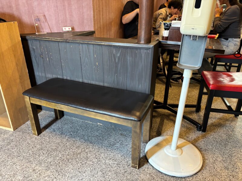 真打さんの待合用の席