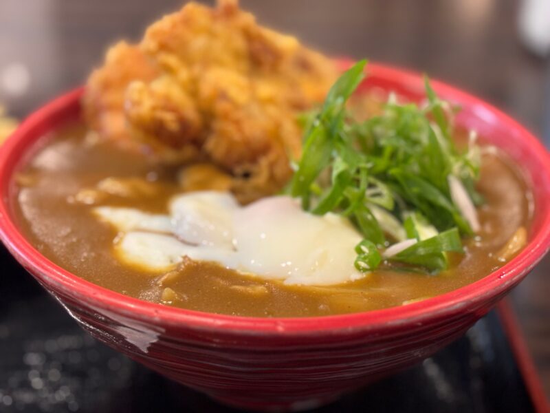 大阪 門真 三ツ島 真打の「温玉とり天カレー」